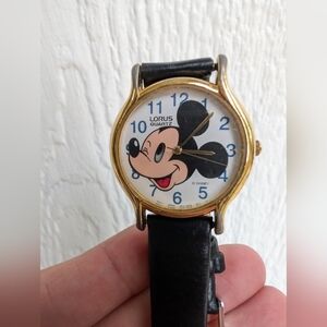 Vintage Lorus Disney Mickey Mouse Watch Gold Tone V534-6A20